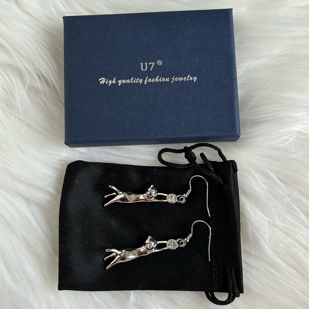Sliver cat hanging drop earrings